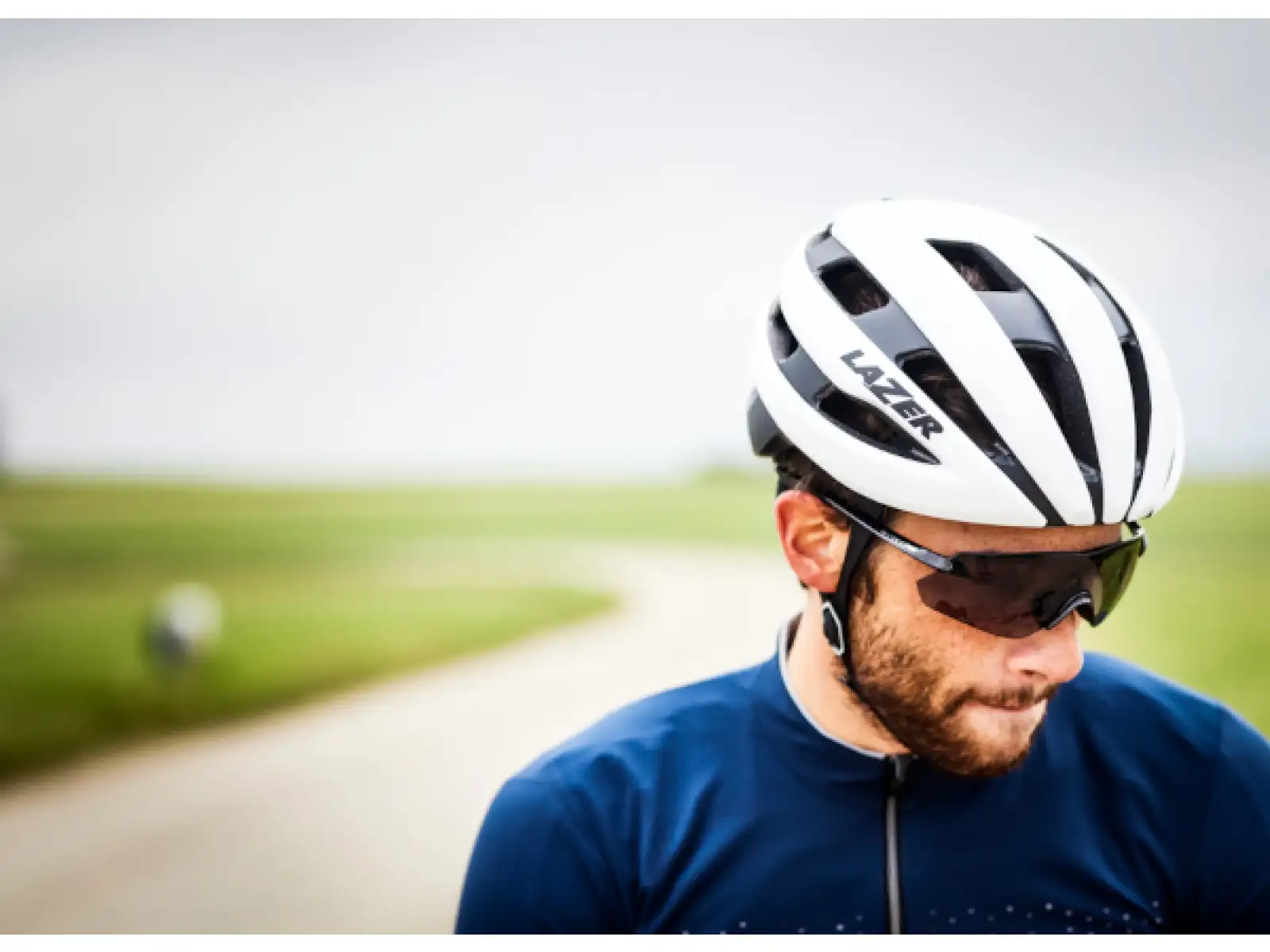 Lazer Sphere helmet White/Black
