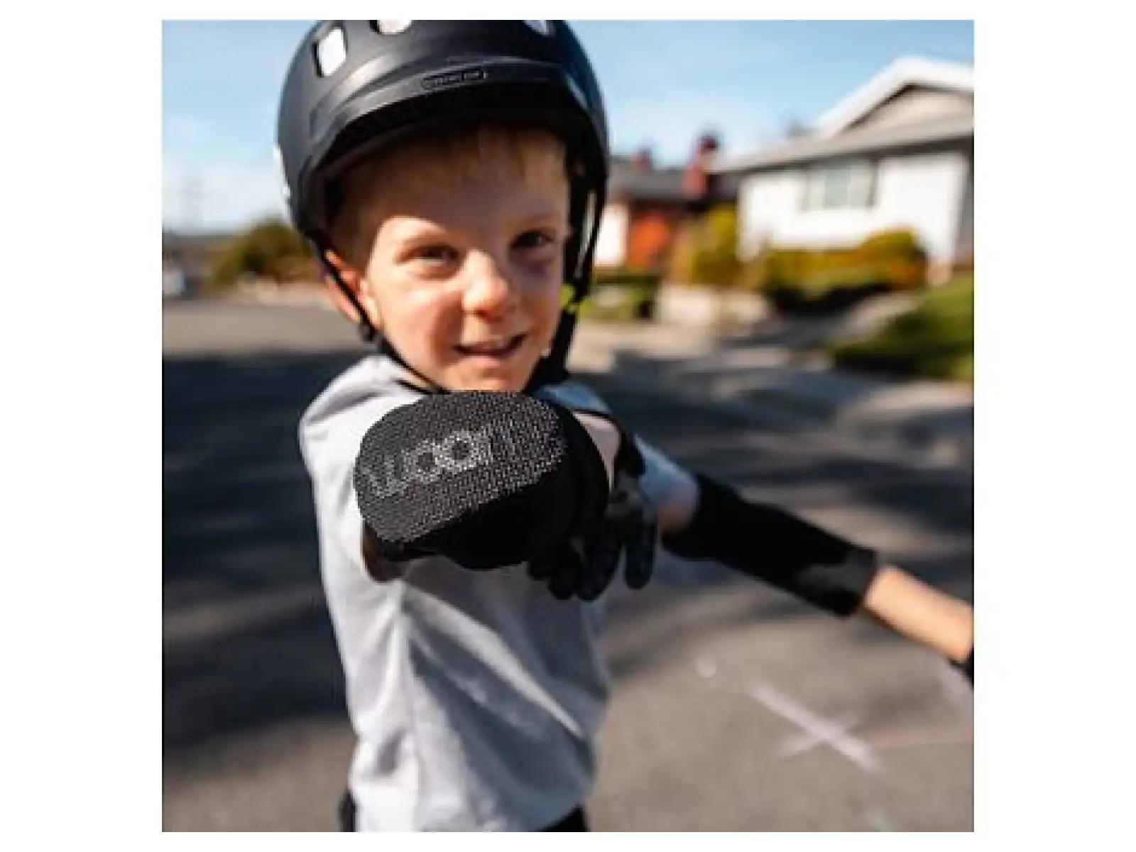 Woom Neebows children's elbow protectors
