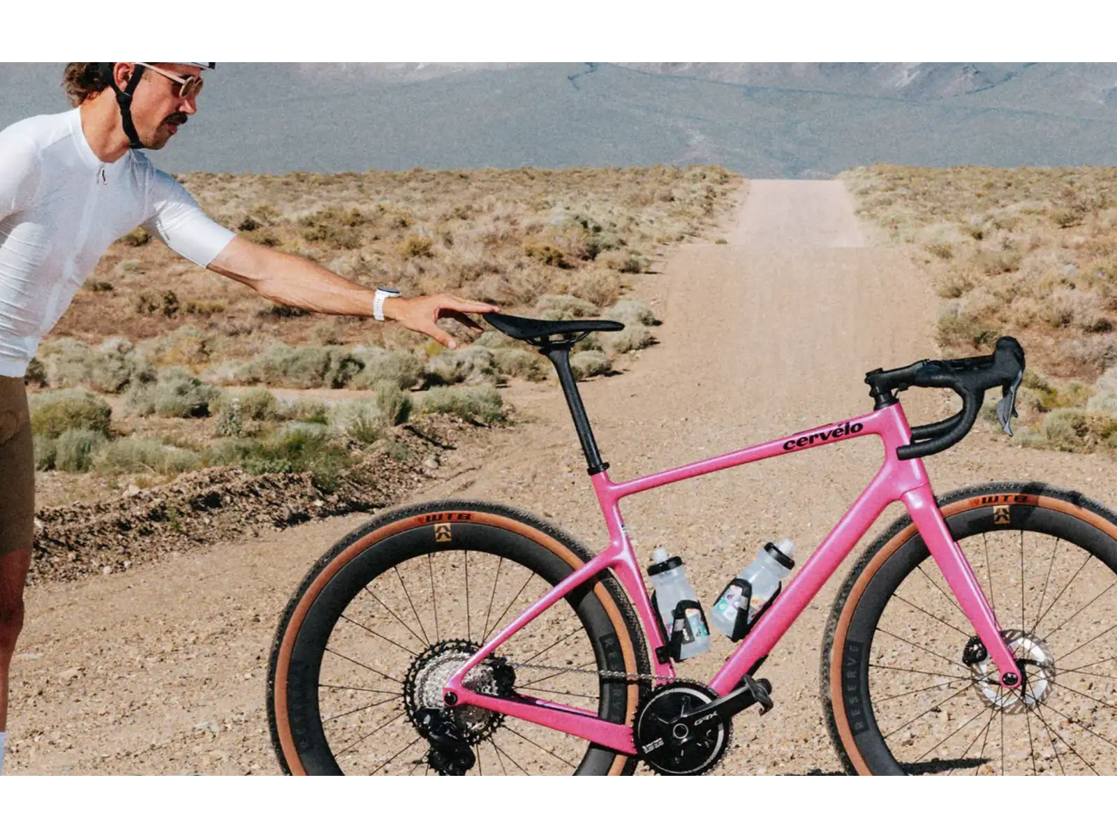 Cervélo Aspero SRAM Apex AXS 1 gravel bike Dusty Unicorn