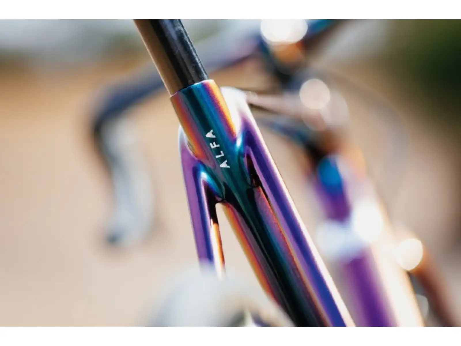 Allied Cycle Works Alfa Disc road frameset Harlequin Magenta to gold