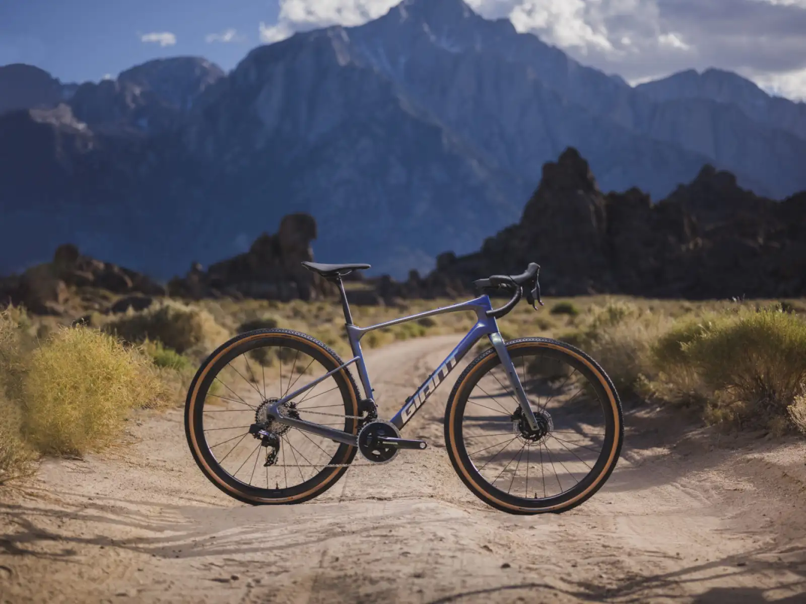 Giant Revolt Advanced Pro 0 gravel bike Interstellar