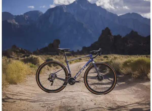 Giant Revolt Advanced Pro 0 gravel bike Interstellar
