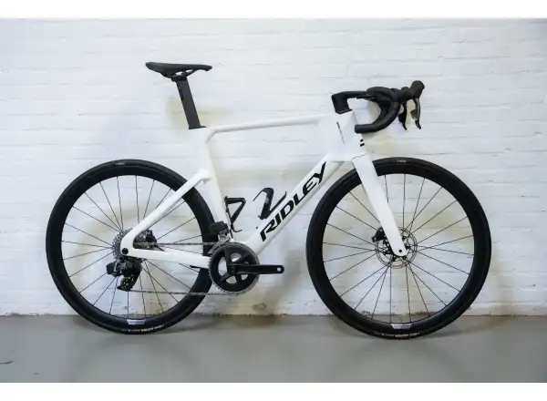 Ridley NOAH 3.0 Ultegra Di2 road bike Pearl White/Black