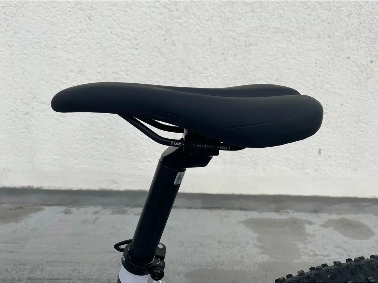 Rock Machine Storm INT e70-29 lady pearl white/light mint/dark silver e-bike