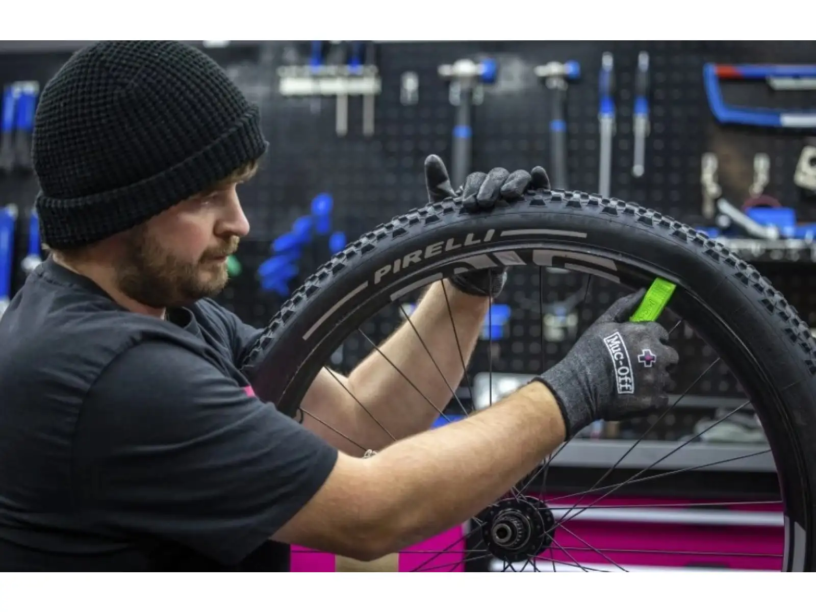 Muc-Off Rim Stix tire levers pink