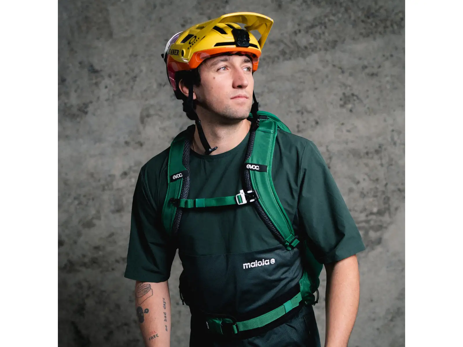 Evoc Explorer Pro 30 backpack Bottle Green