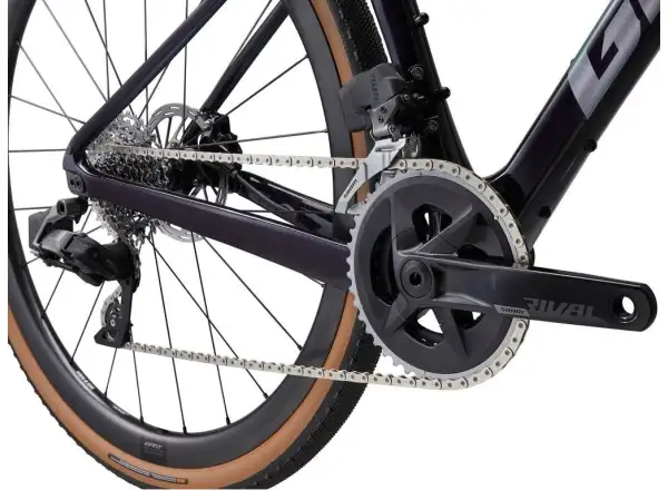 Giant Revolt Advanced Pro 1 gravel bike Black Currant