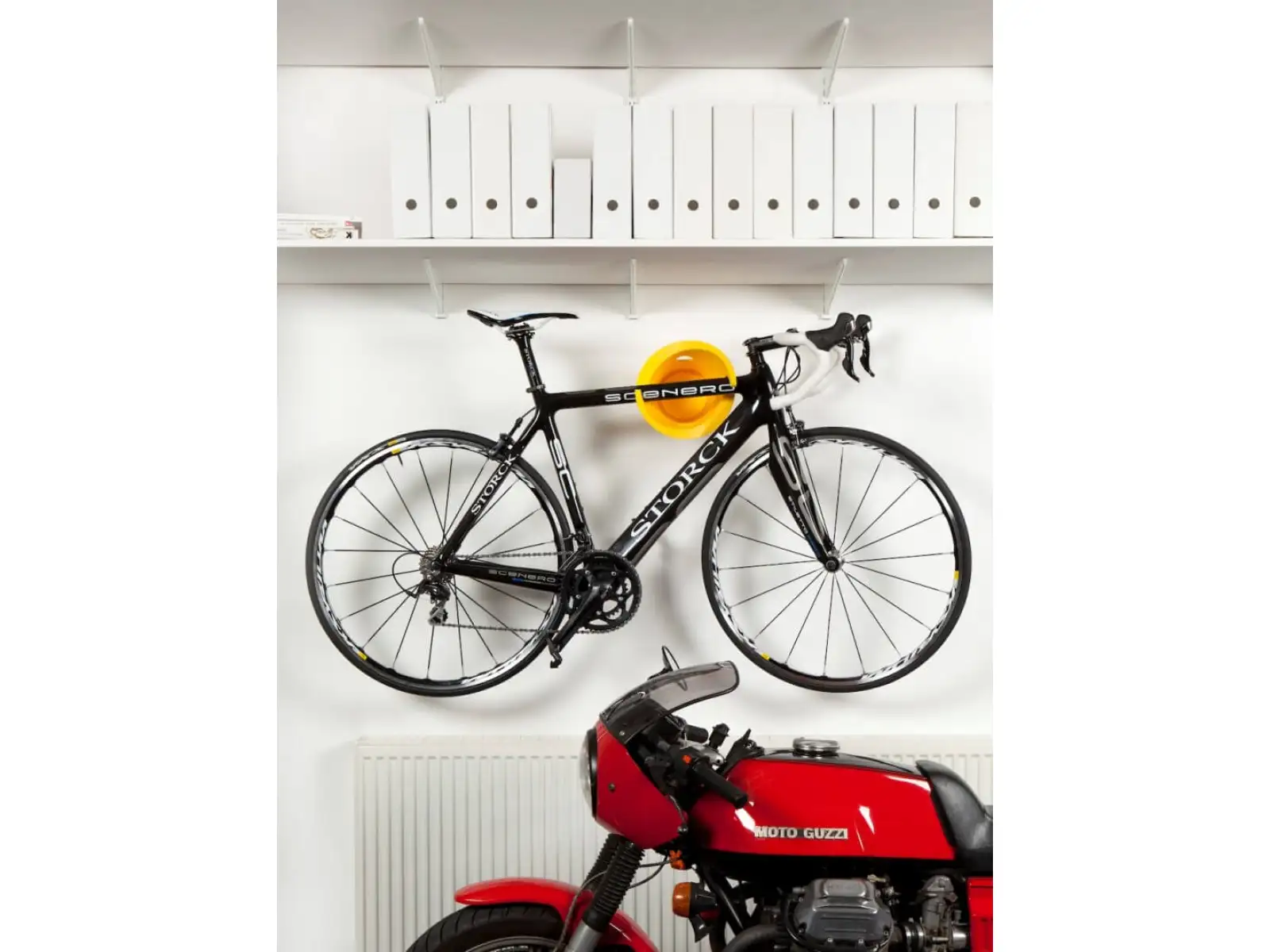 Cycloc Solo bike holder wall green