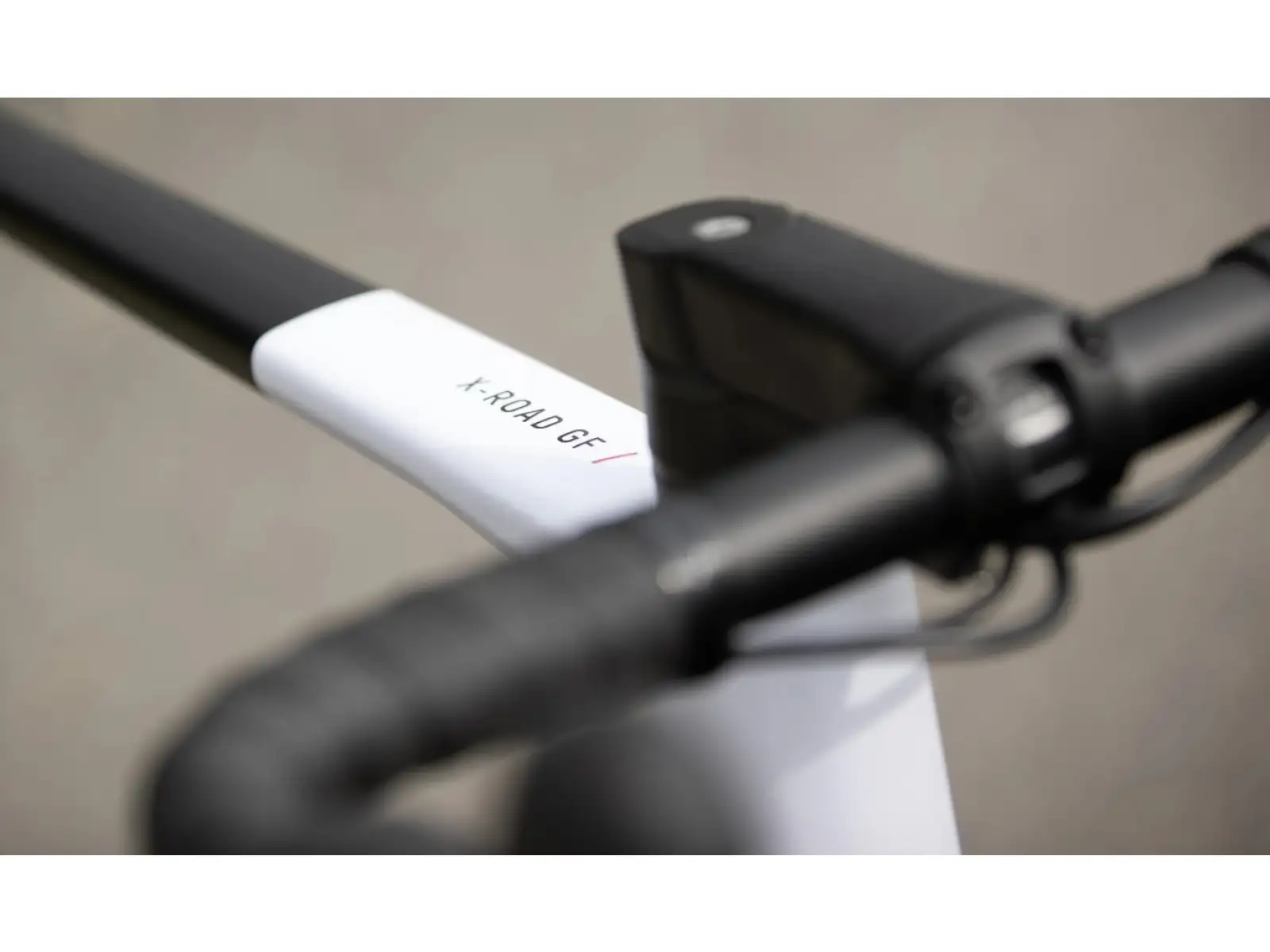 Superior X-Road 9.3 GF road bike matte carbon / white