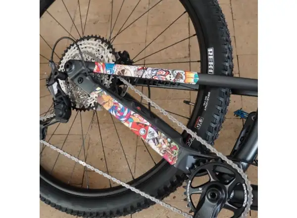 Rie:sel Design TAPE 3000 foil under chain Stickerbomb Eyecatcher