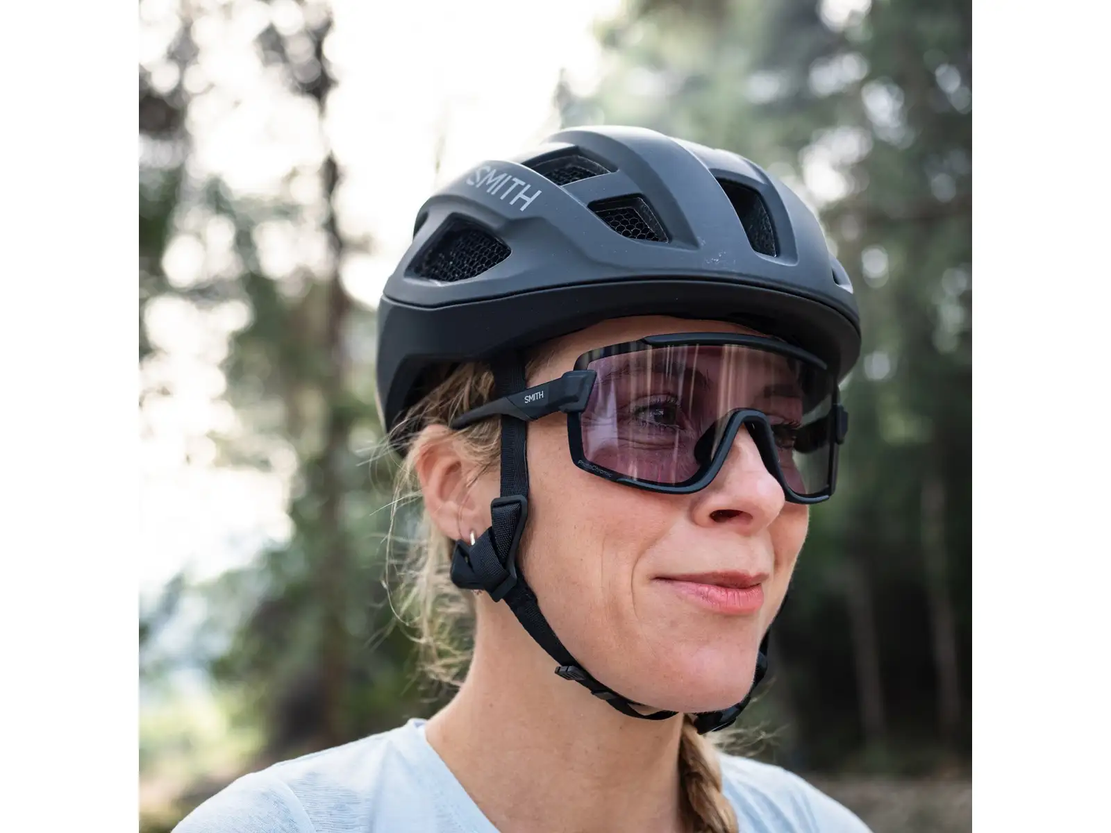 Smith Wildcat cycling glasses Matte Black/ChromaPop Photochromic Clear To Gray