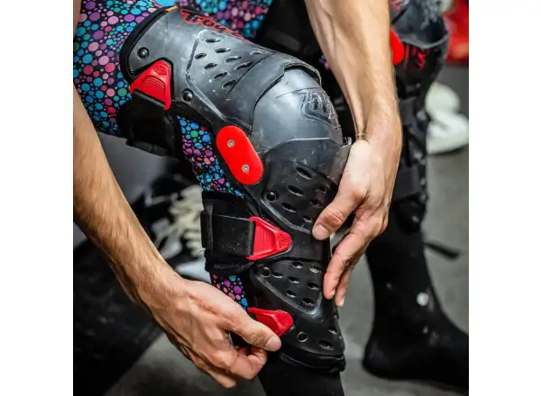 Troy Lee Designs Triad knee guards black