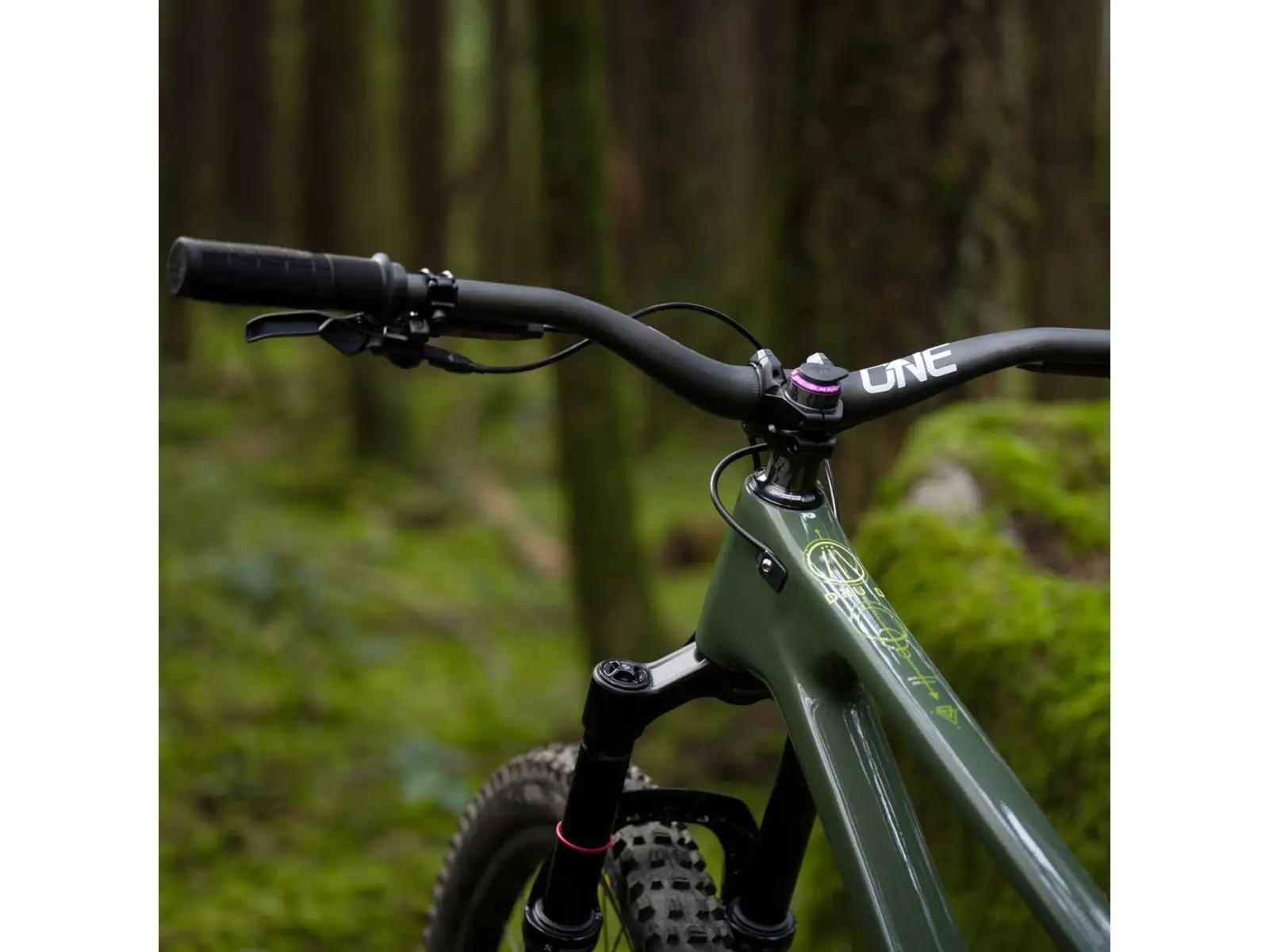 OneUp handlebars V2 Carbon 760 mm