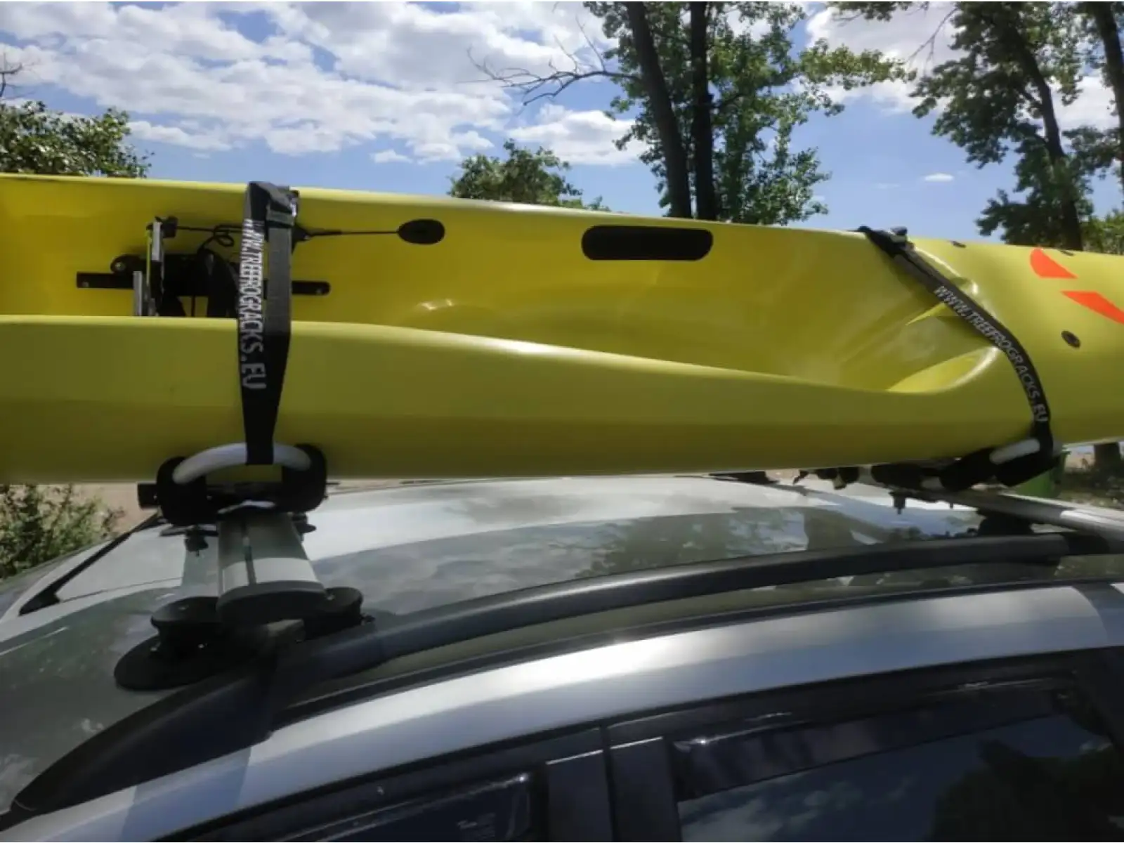 TreeFrog adapter roof rack for kayak