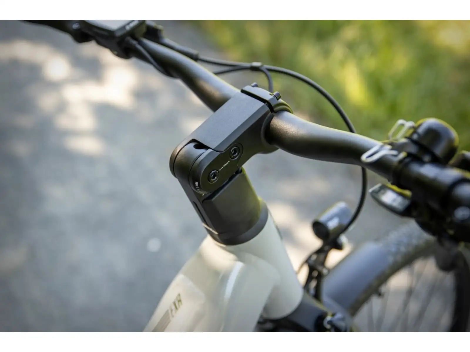 Superior eXR 6050 BL trekking e-bike Gloss Gray/Chrome Silver