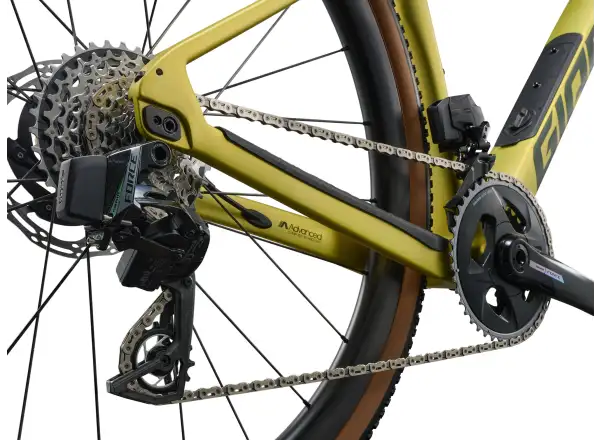 Giant Revolt Advanced Pro 0 gravel bike Cyber Lime