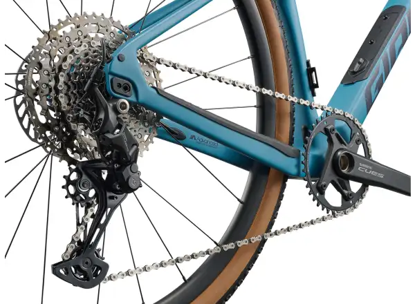 Giant Revolt Advanced 3 gravel bike Aquarium