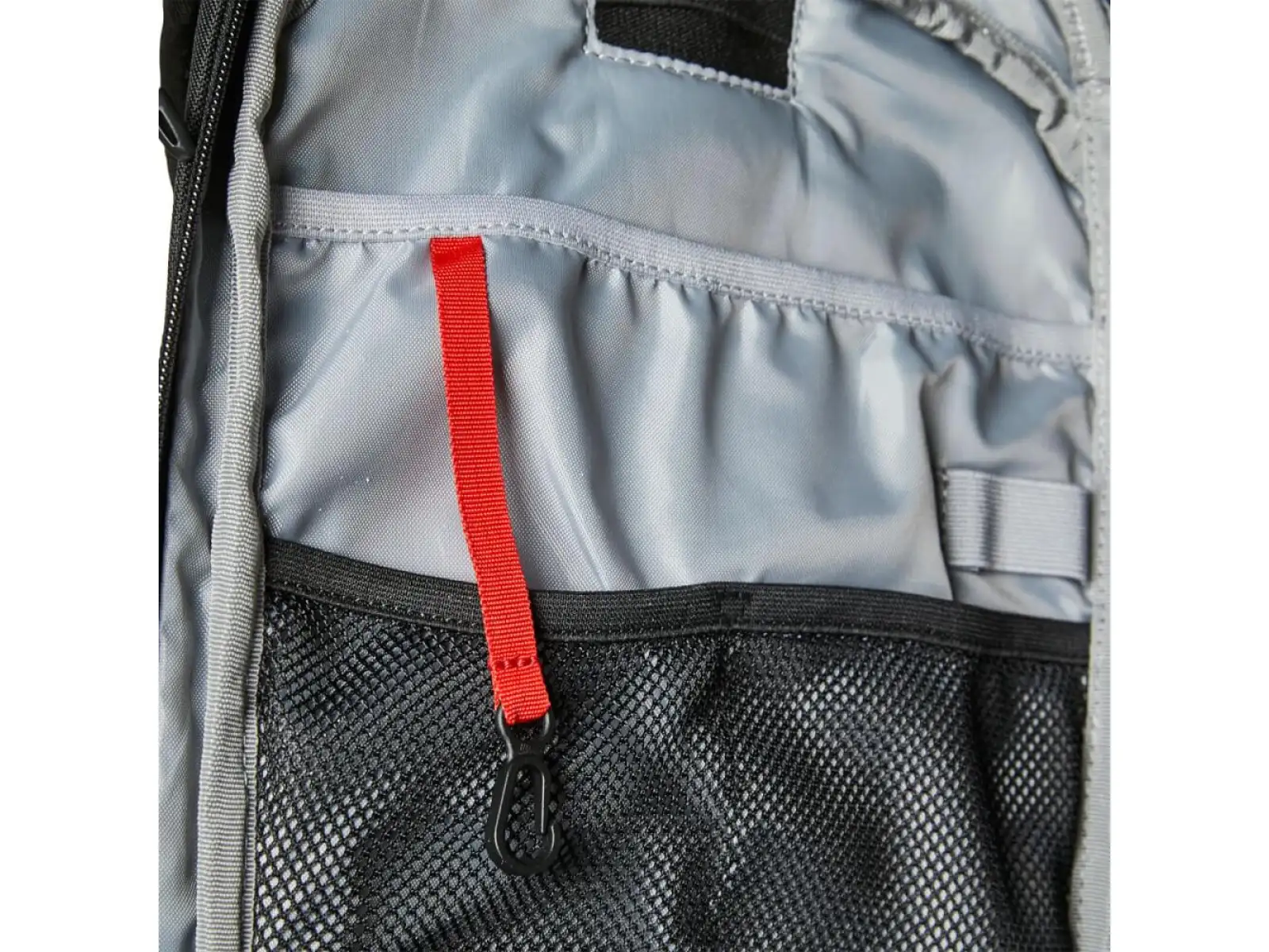 Fox Utility 10 l backpack with reservoir black