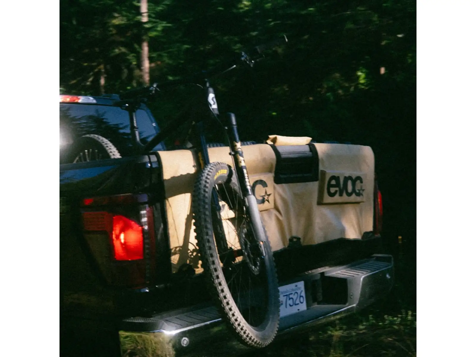 Evoc Tailgate Pad transport pad for car Sand
