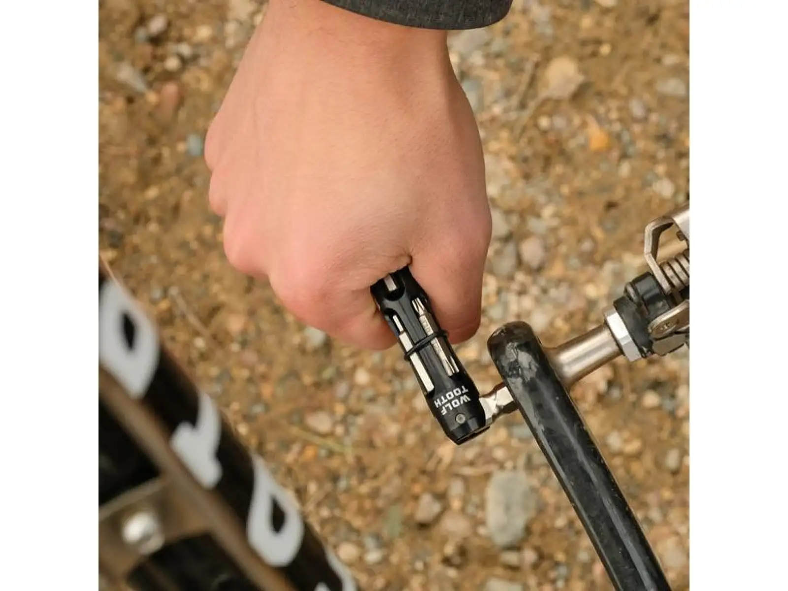 Wolf Tooth EnCase multitool 14 functions