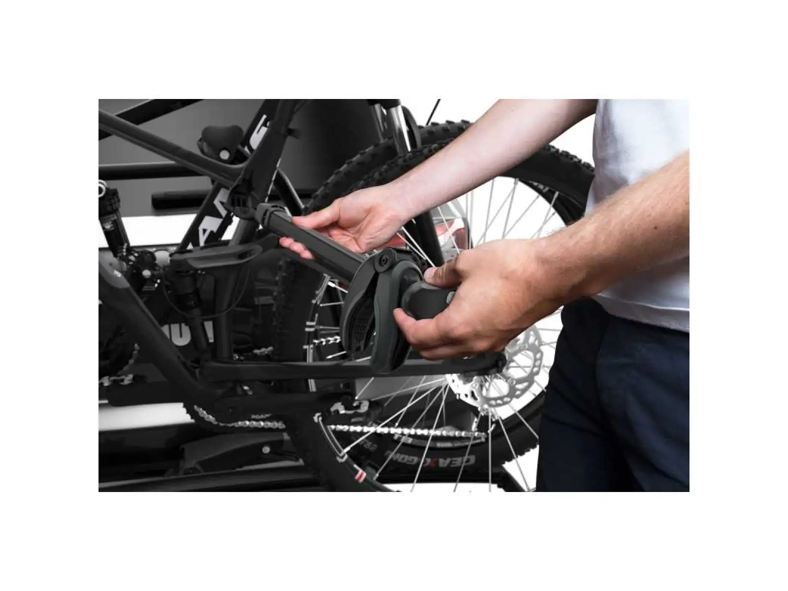 Thule VeloSpace XT carrier on tow bar for 3-4 bikes