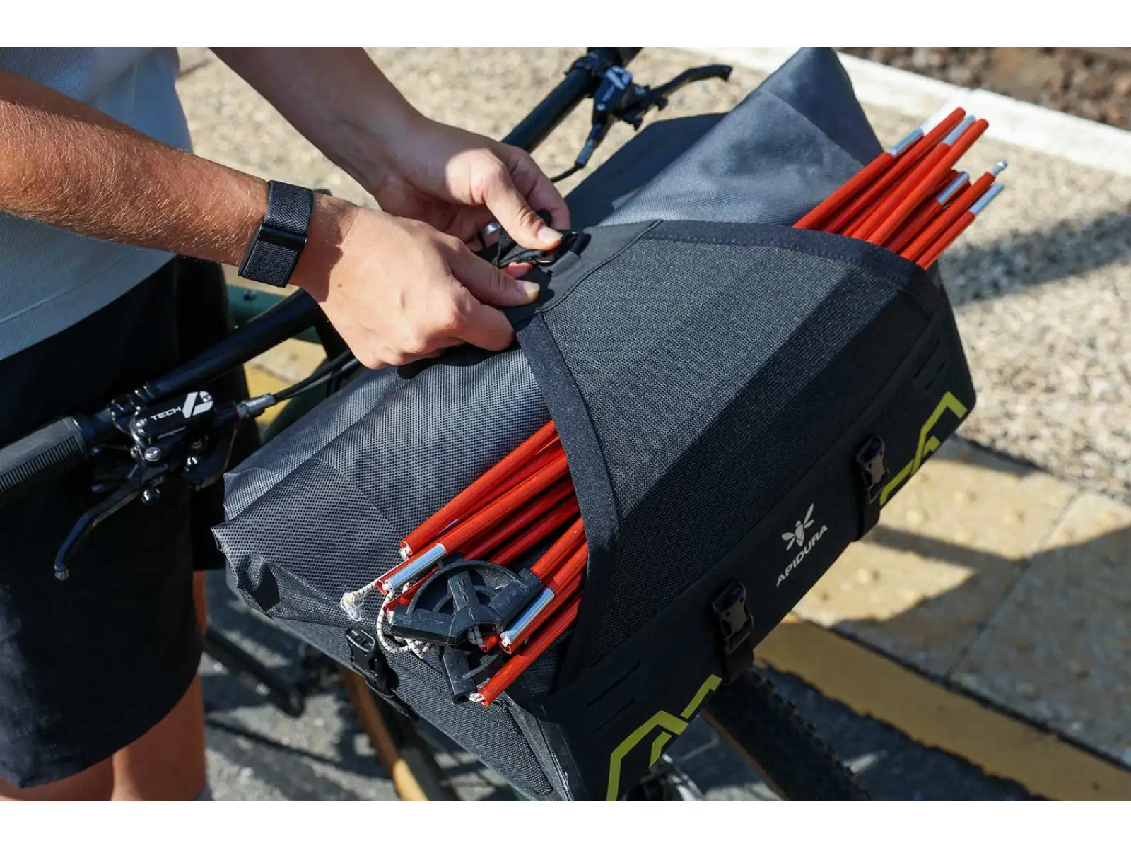 Apidura Expedition Front Rack Pack handlebar bag 20 l