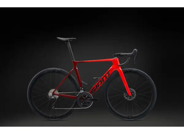 Giant Propel Advanced 2 road bike pure red