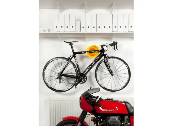 Cycloc Solo bike wall mount pink