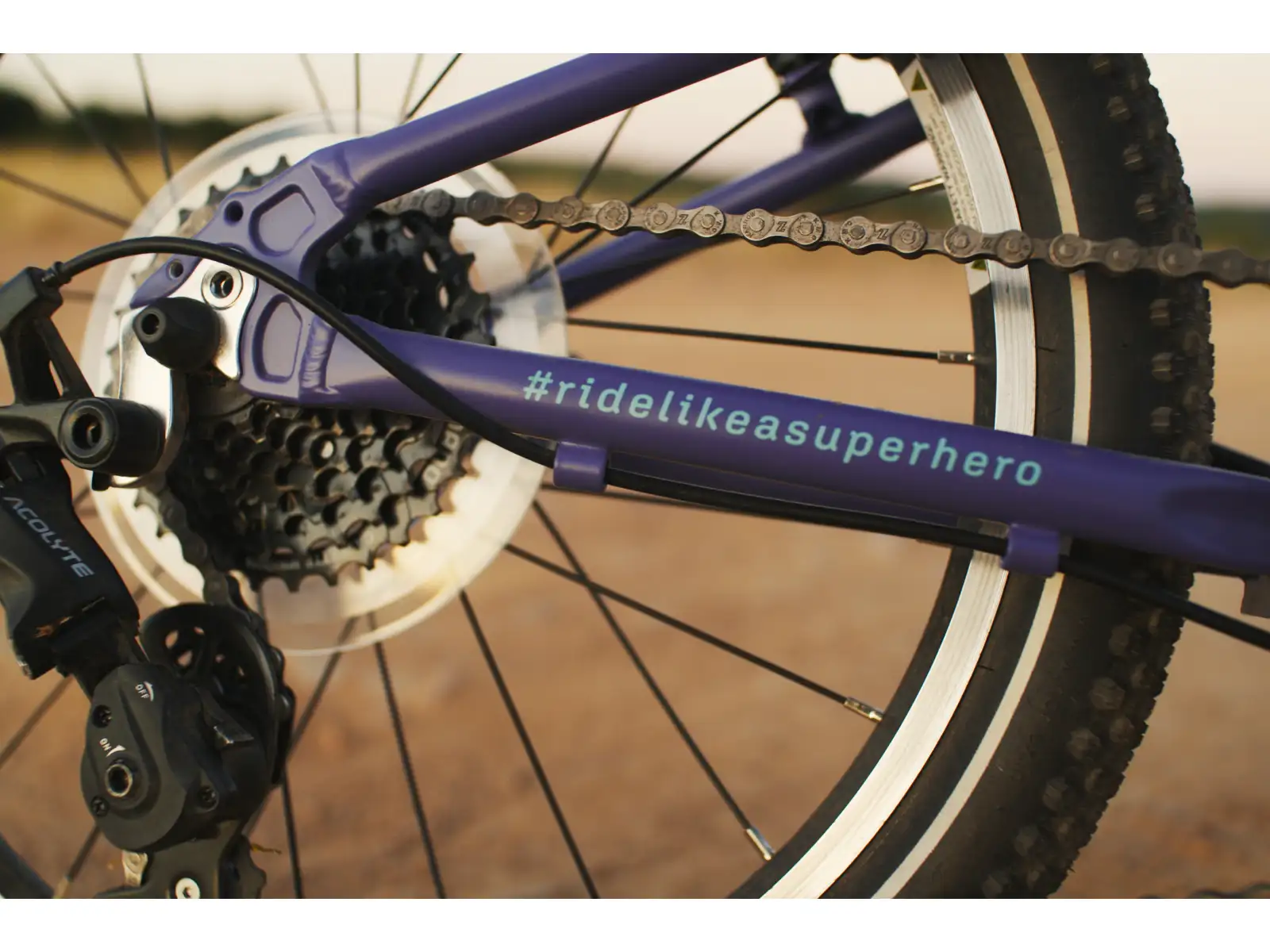 Fíha 24 AuraBlazer children's bike purple