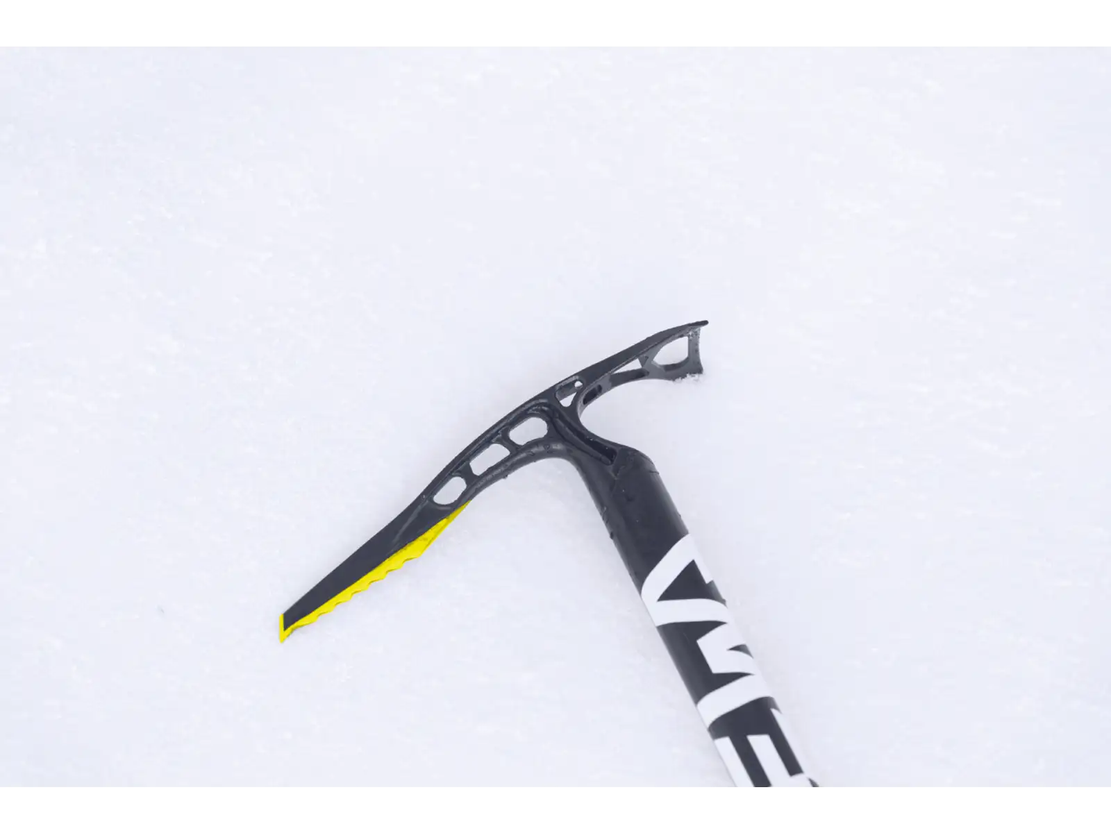 Salewa Alpine-X ice axe 65 cm