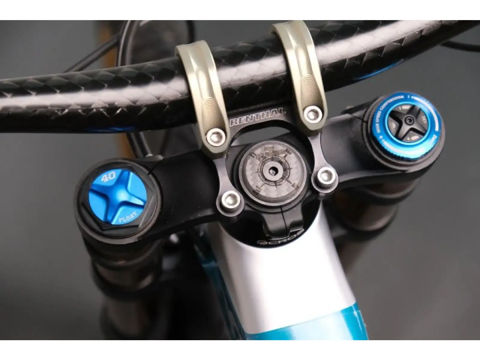 Unleazhed Unloose CF01 headset cap carved compass