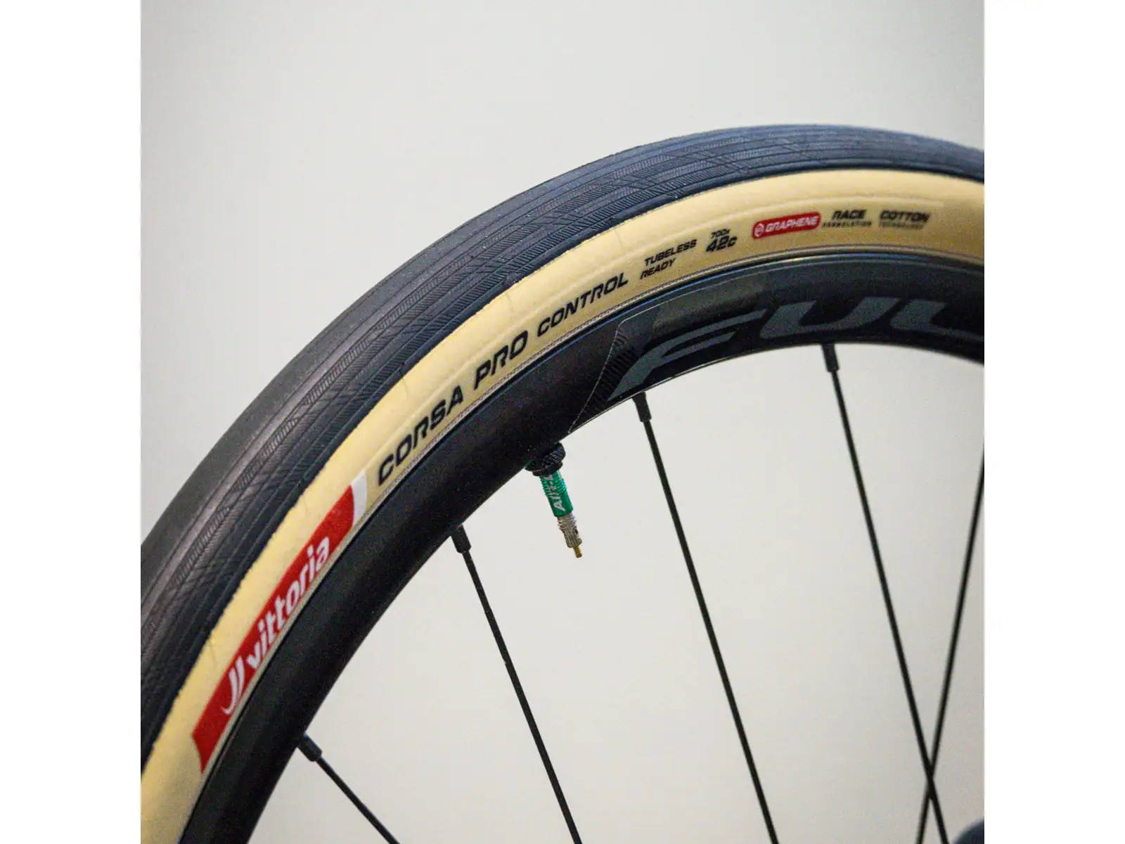 Vittoria Corsa Pro Control TLR Cotton G2.0 42-622 road tire kevlar tan-blk-blk