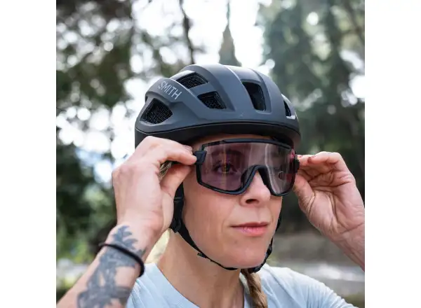 Smith Wildcat cycling glasses Matte Black/ChromaPop Photochromic Clear To Gray