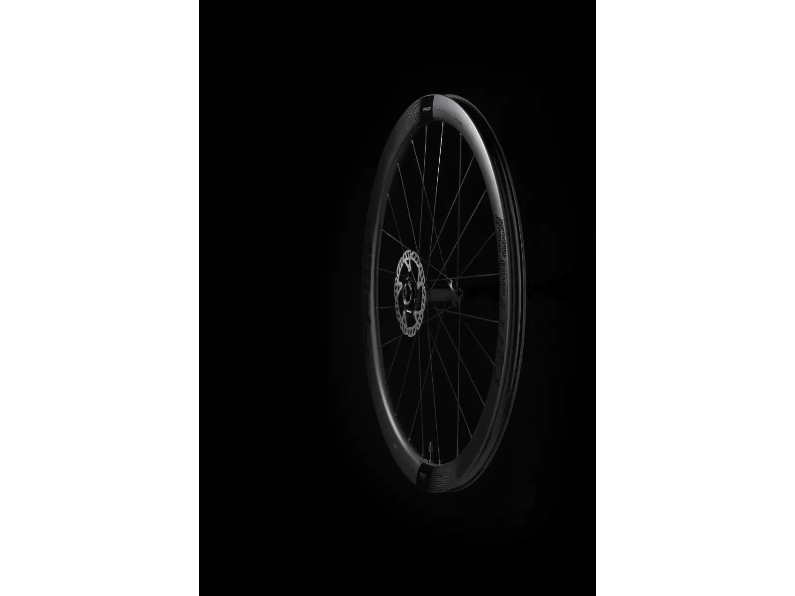 FFWD RYOT77 DT240 2:1 EXP road wheelset clincher MattBlack hub Sram XDR