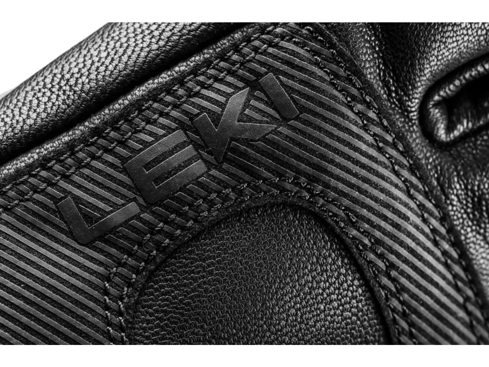 Leki Hevon Thermo 3D downhill gloves Black