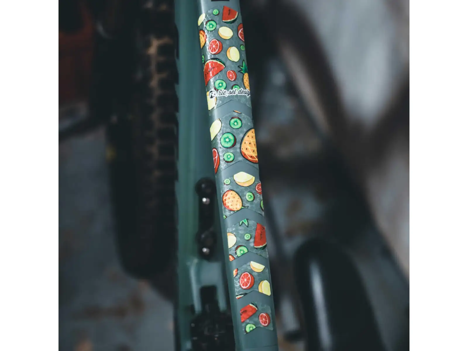Rie:sel Design Tape 3000 frame film fruit