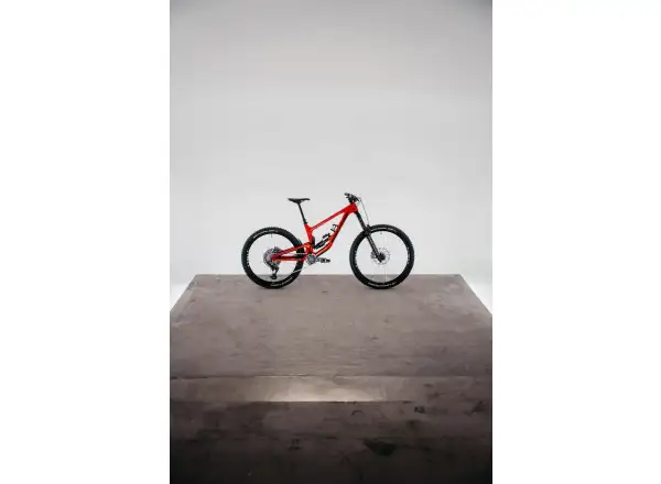 Nukeproof Giga Carbon Pro 297 T-GX bike Red