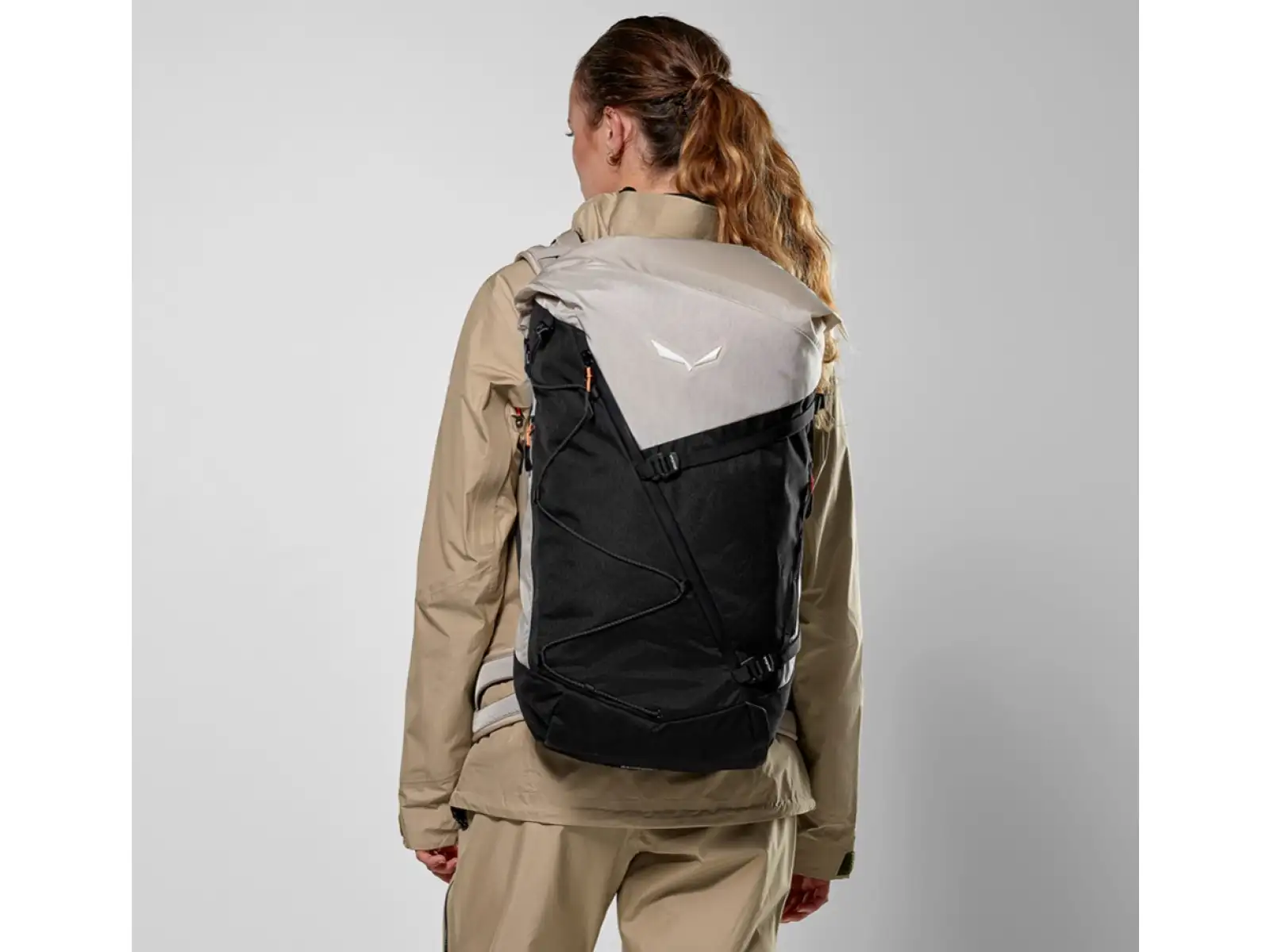 Salewa Puez women's backpack 32 l + 5 l Black Out/Oatmeal