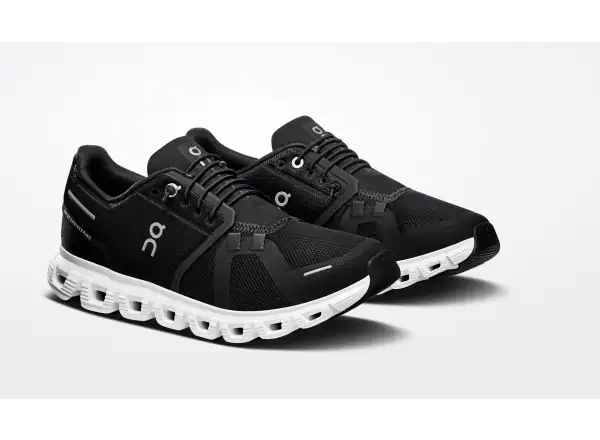 On Cloud 6 women's running shoes Black/White