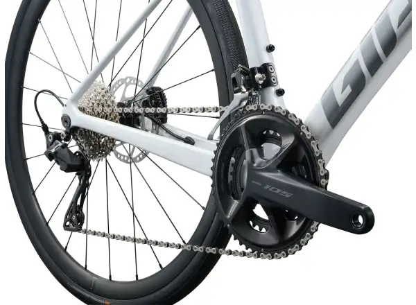 Giant Defy Advanced 2 road bike Pearl White