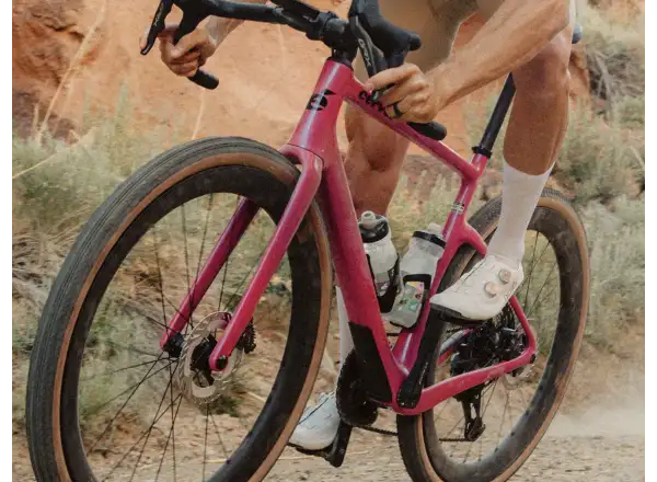 Cervélo Aspero SRAM Force AXS 1 gravel bike Dusty Unicorn
