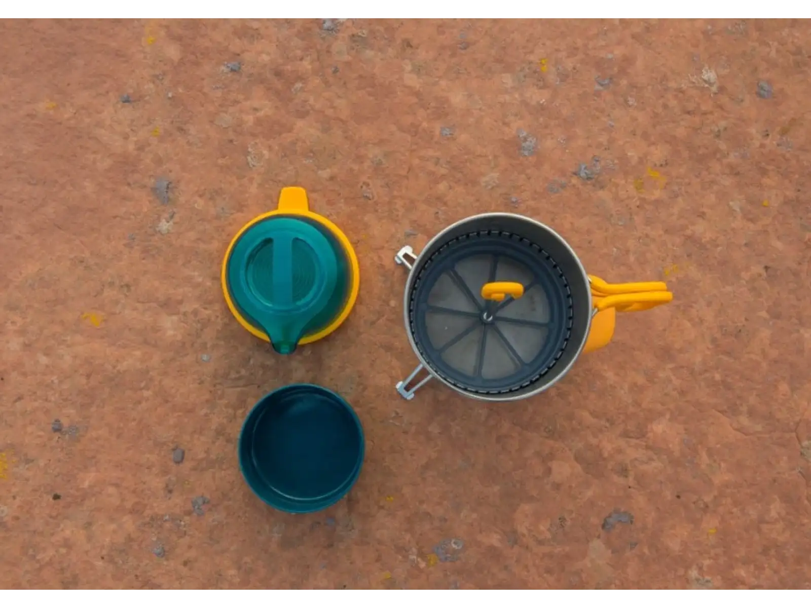 BioLite CampStove KettlePot Cook & Coffee Kit coffee brewing set
