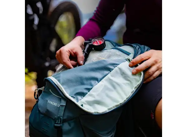 Osprey Syncro 12 backpack Cascade Blue