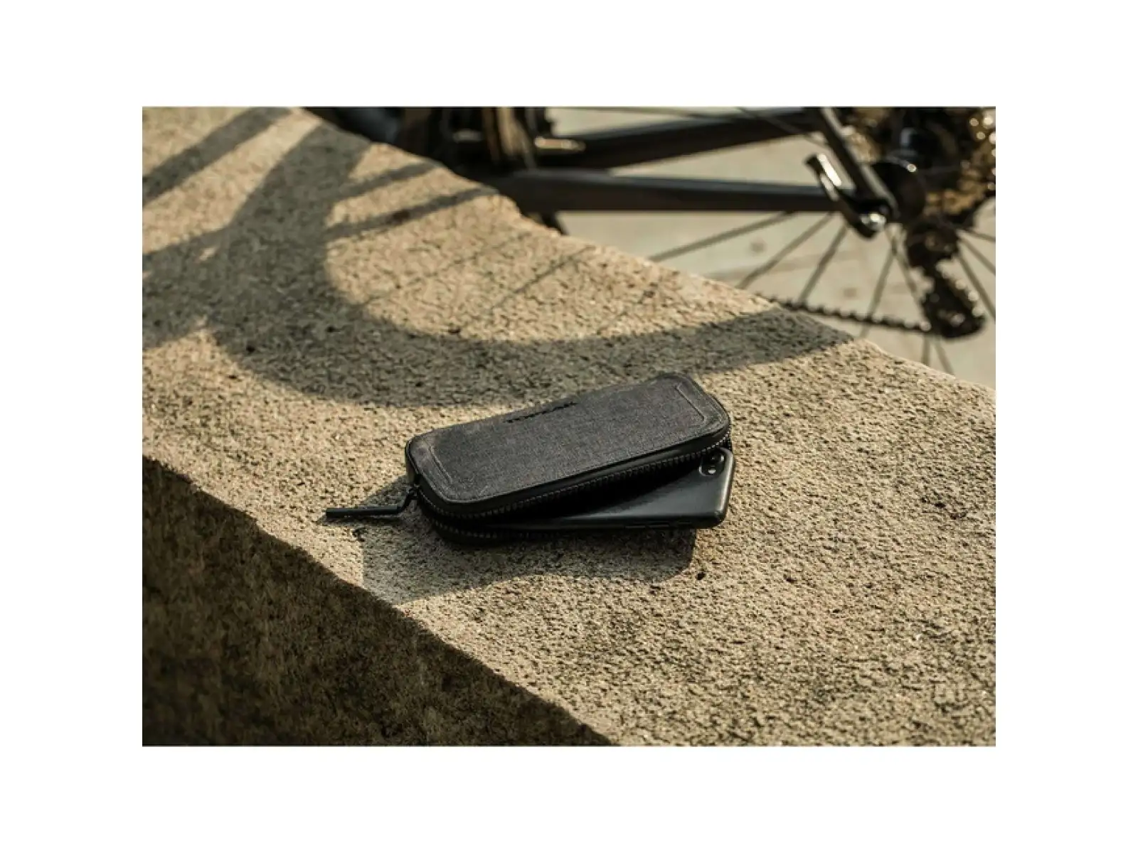 Topeak Cycling Wallet 4.7" wallet and phone case