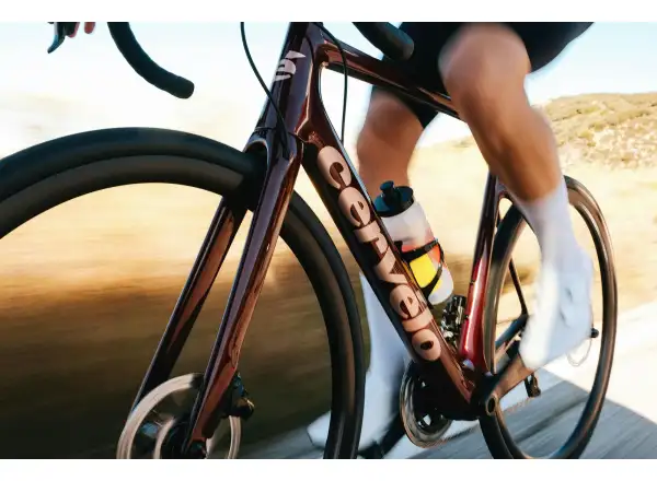 Cervélo Caledonia 105 Di2 road bike Black