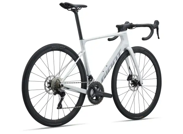 Giant Defy Advanced 2 road bike Pearl White