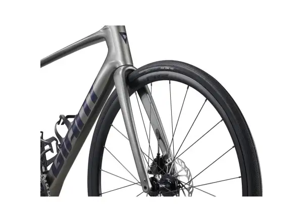 Giant Defy Advanced 1 road bike Charcoal / Milky Way
