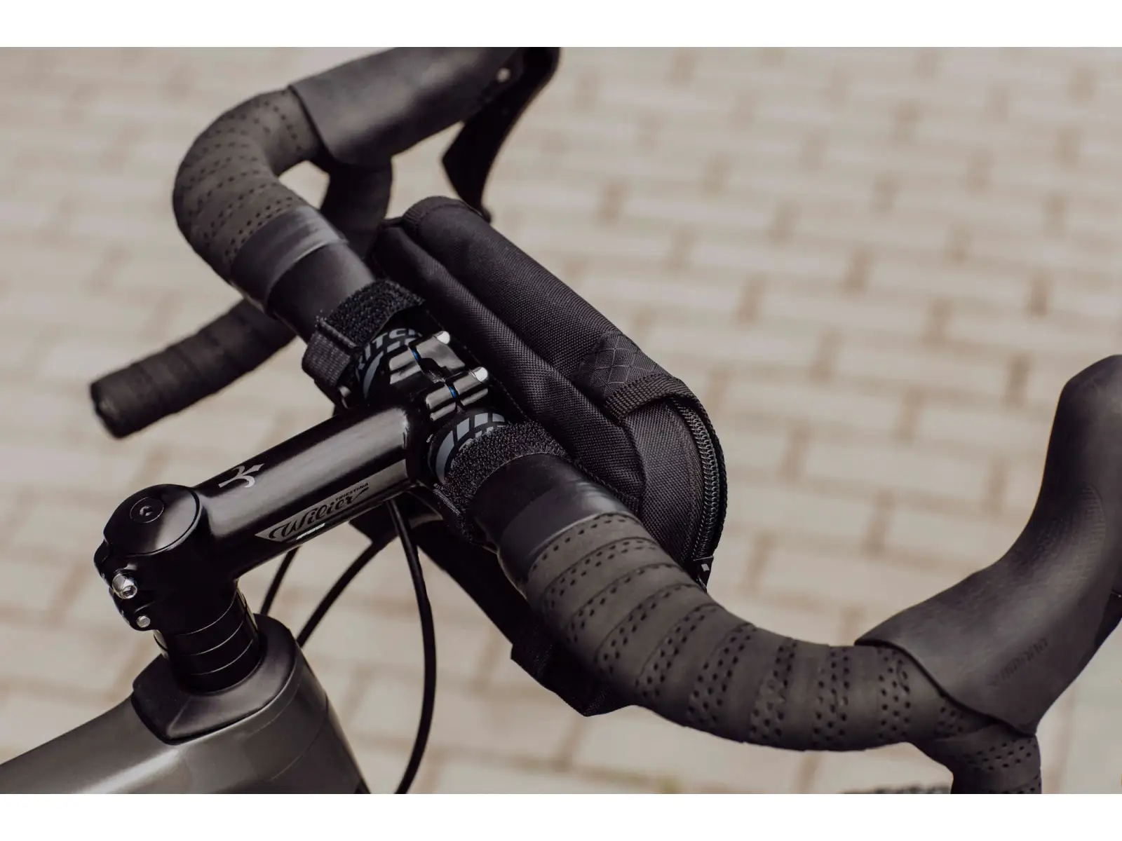 Force Get handlebar bag 1.1 l Black