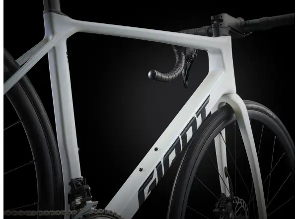 Giant TCR Advanced 2 KOM road bike Illusion White