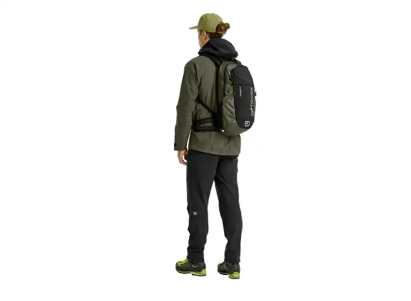 Ortovox Traverse 20 mountaineering backpack 20 l Black Raven